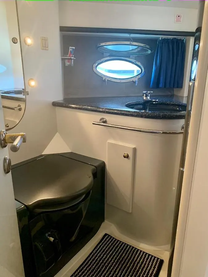 船屋 埃尔阿雷纳尔 Yacht 18M Sunseeker In Mallorca Mit Fruehstueck & Bordcrew酒店