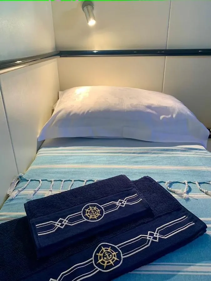 船屋 埃尔阿雷纳尔 Yacht 18M Sunseeker In Mallorca Mit Fruehstueck & Bordcrew酒店 西班牙