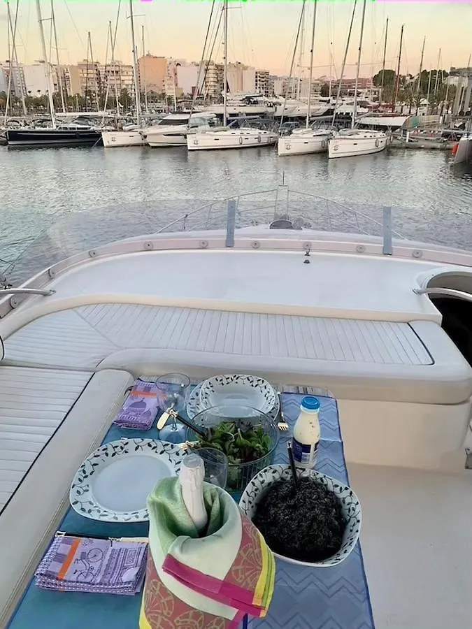 埃尔阿雷纳尔 Yacht 18M Sunseeker In Mallorca Mit Fruehstueck & Bordcrew酒店 船屋